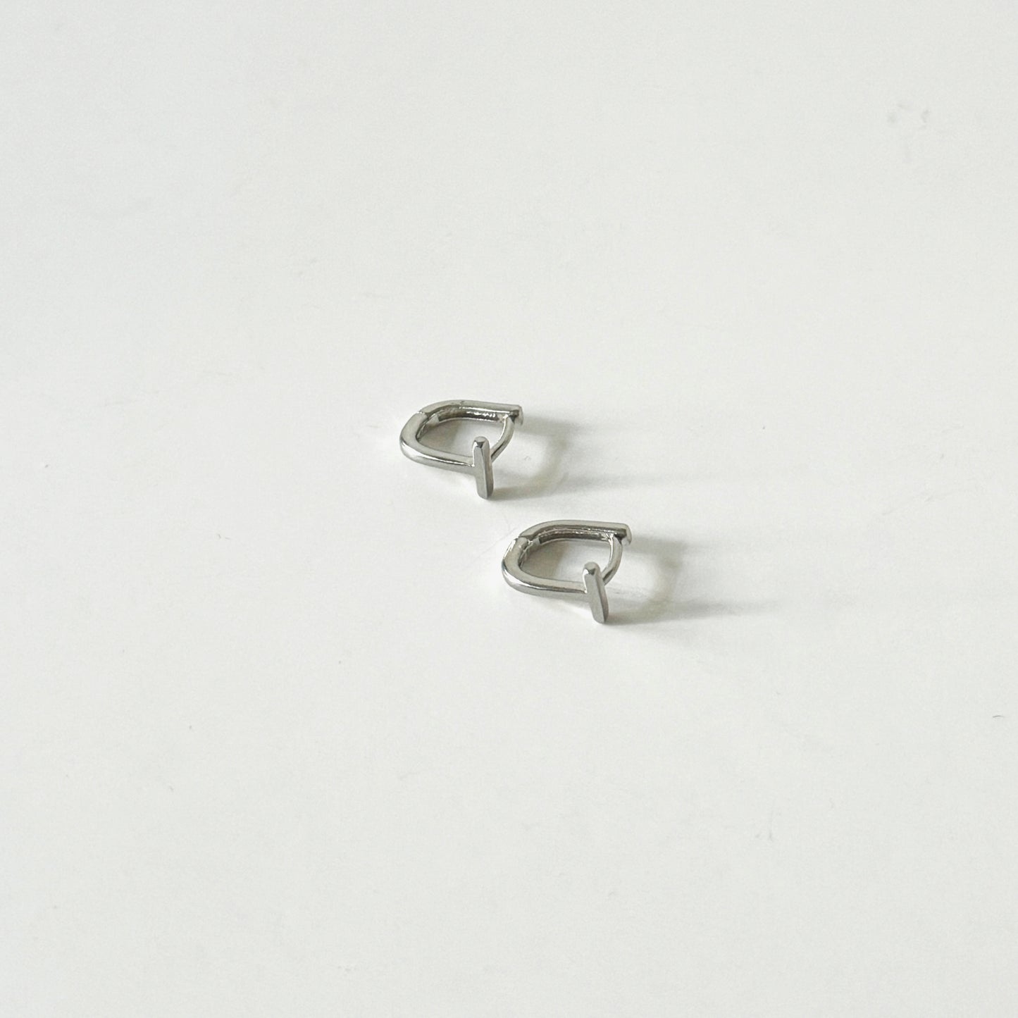 Theia Ear Huggies (Silver / Gold)