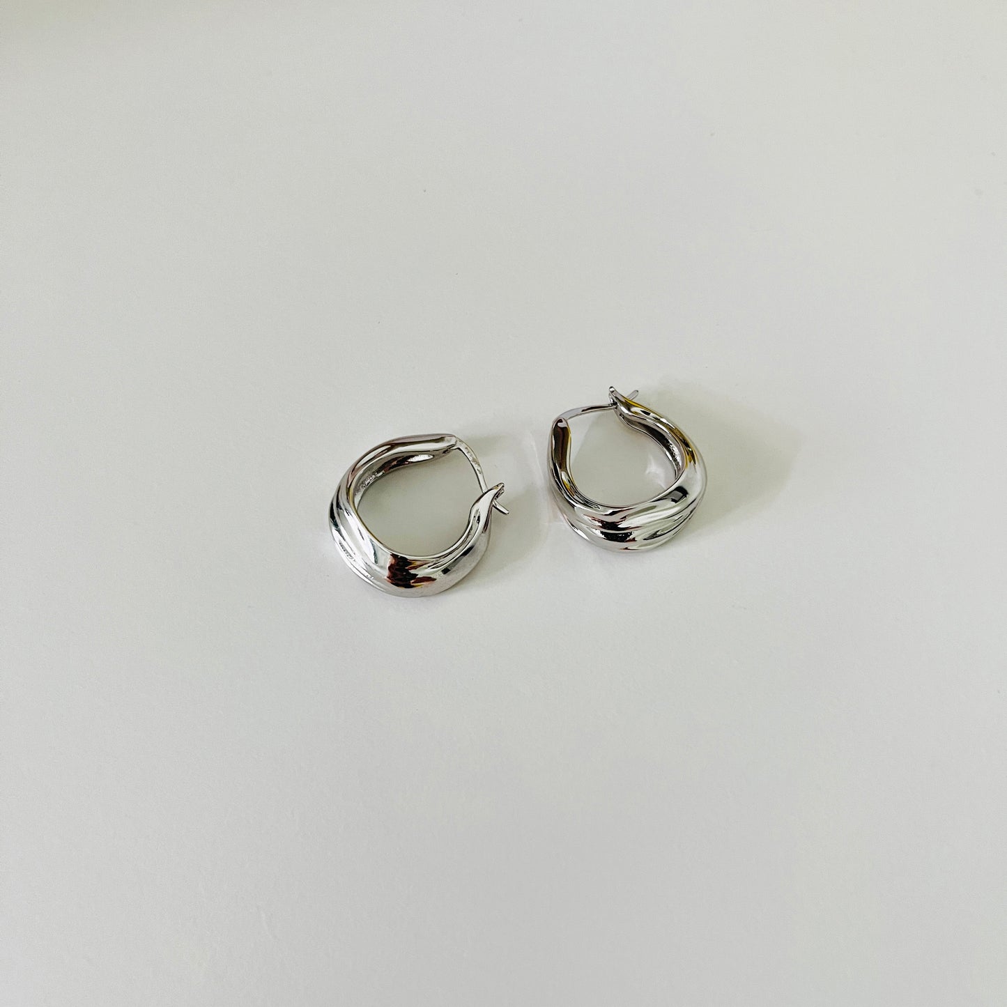 Celine Ear Hoops (Silver / Gold)