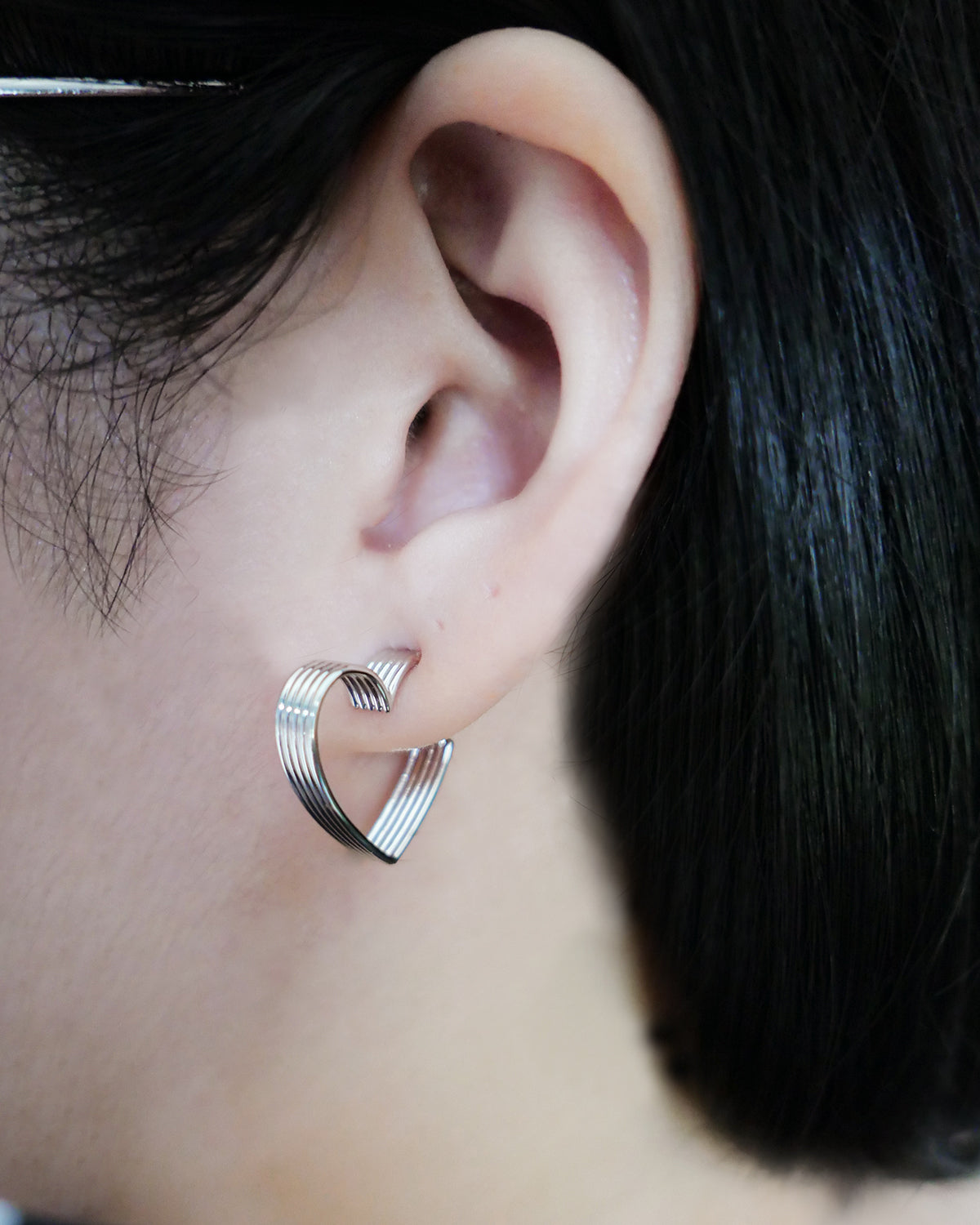 Libi Heart Ear Hoops (Silver / Gold)