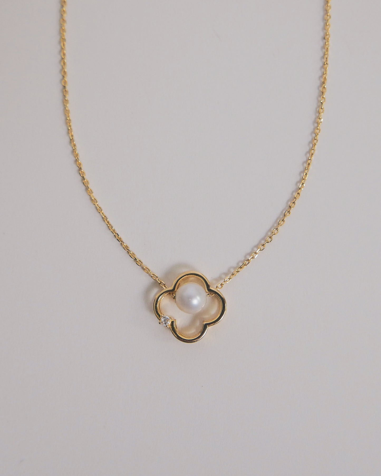 Clover Pearl Necklace