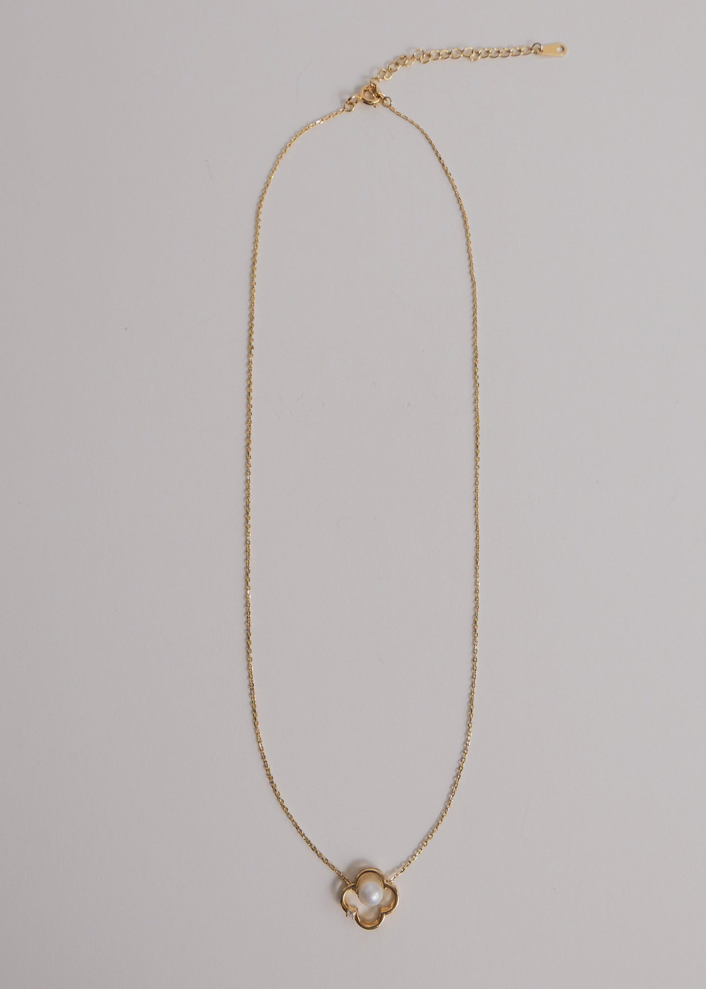 Clover Pearl Necklace