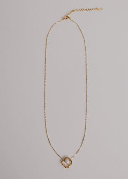 Clover Pearl Necklace