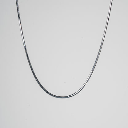 Giana Thin Snake Chain Necklace (Silver)