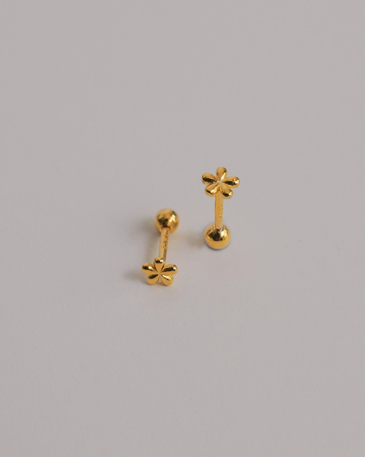 Floral Screw Back Ear Studs (Gold)