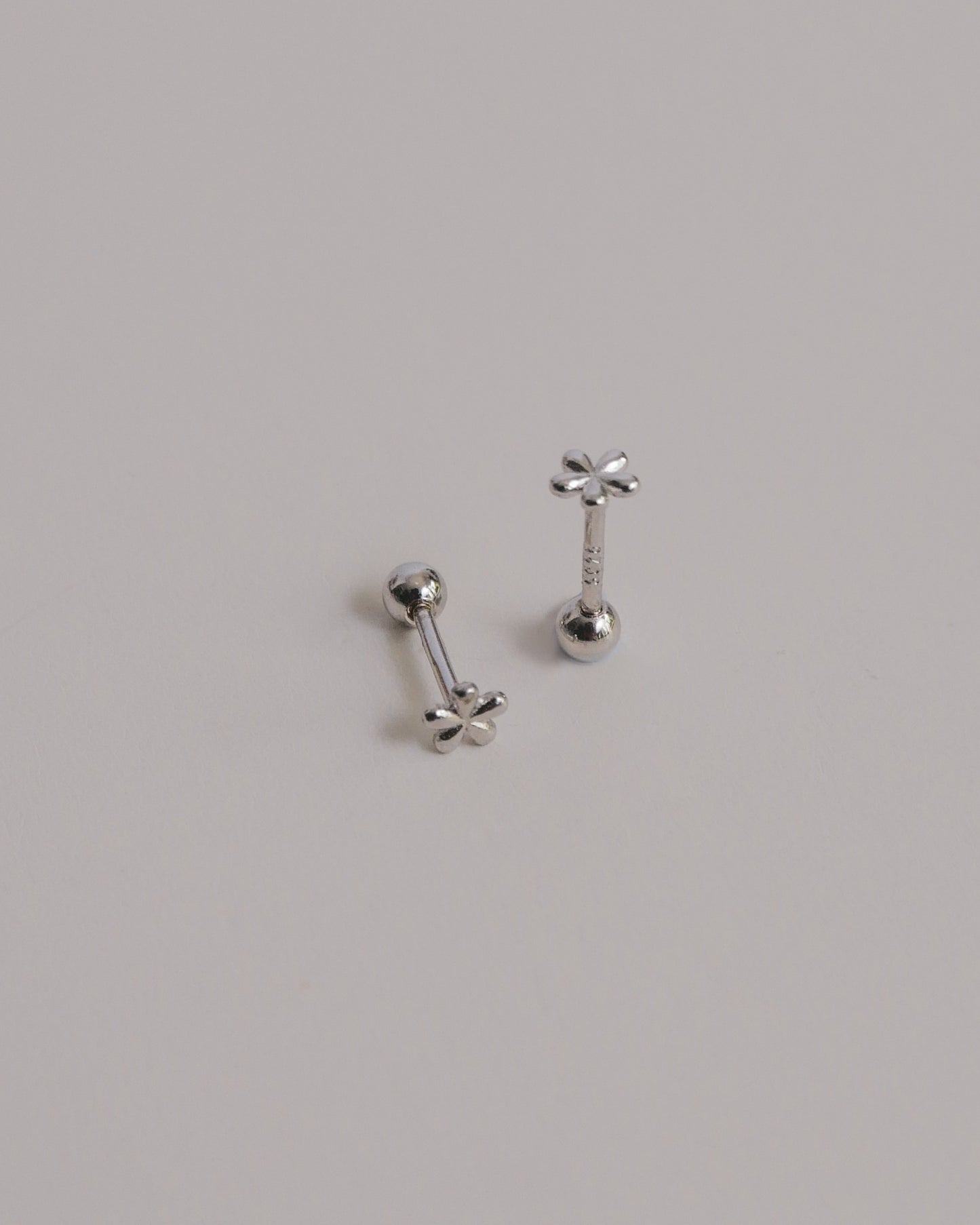 Floral Screw Back Ear Studs (Silver)
