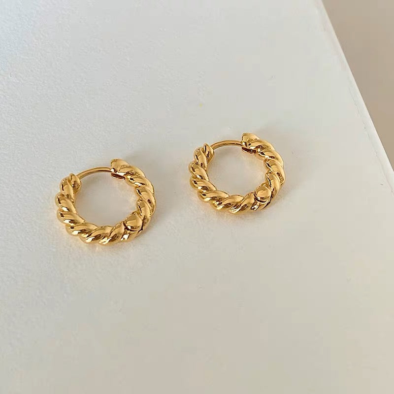 Belle Twist Ear Hoops | 18k Gold Plating