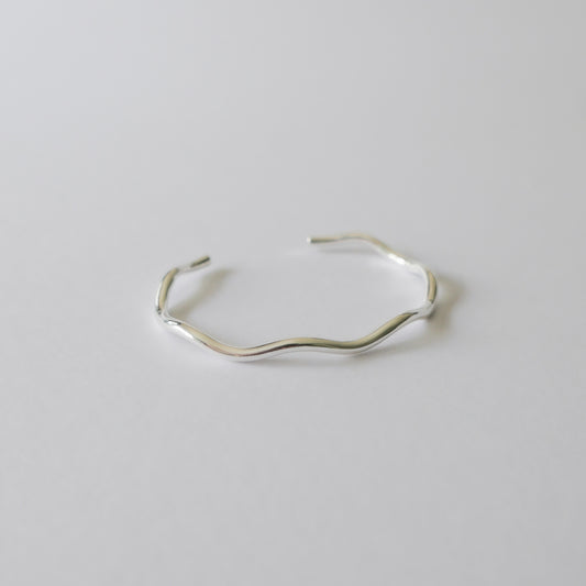 Cordelia Wave Bangle