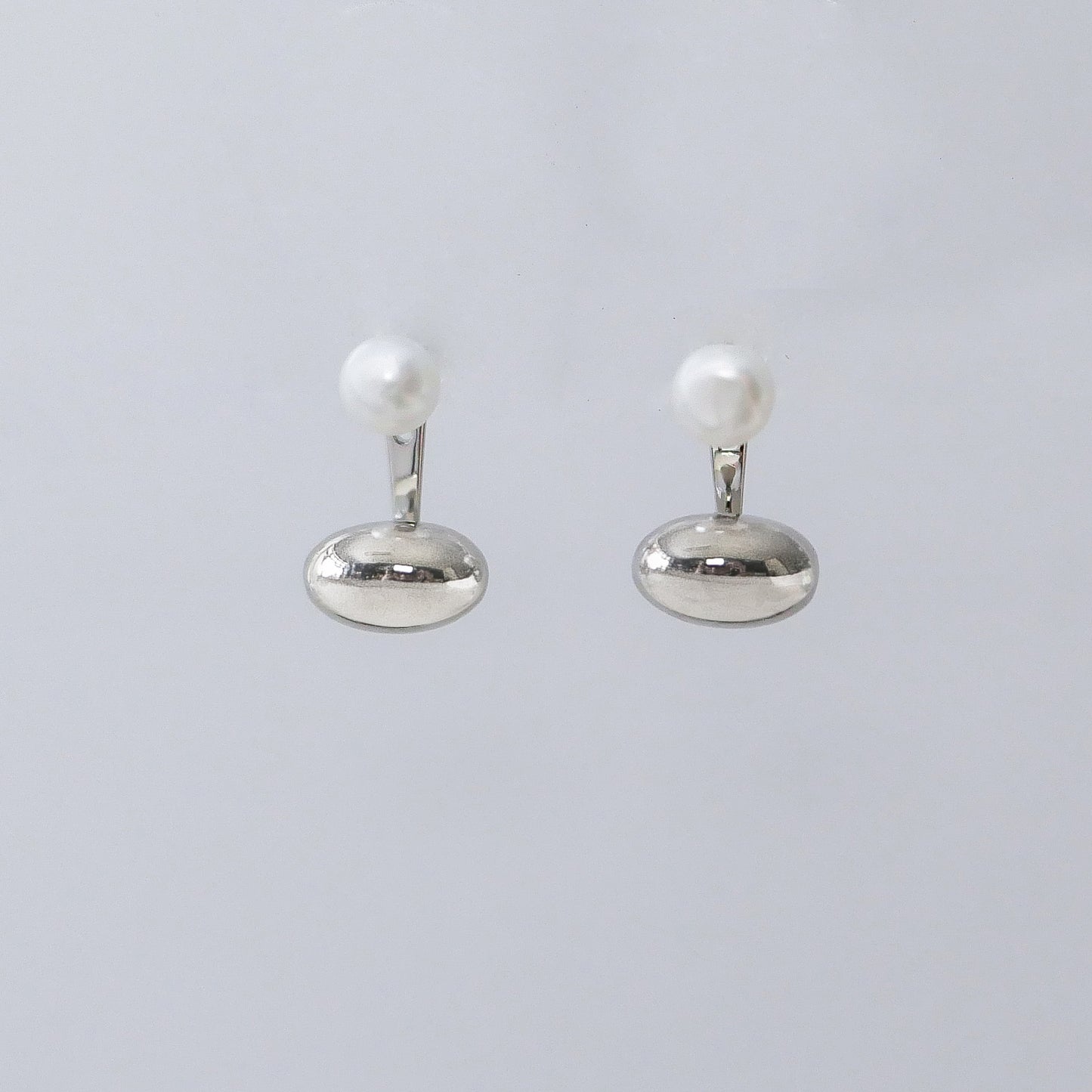 Pearl Dew Ear Studs (Silver / Gold)