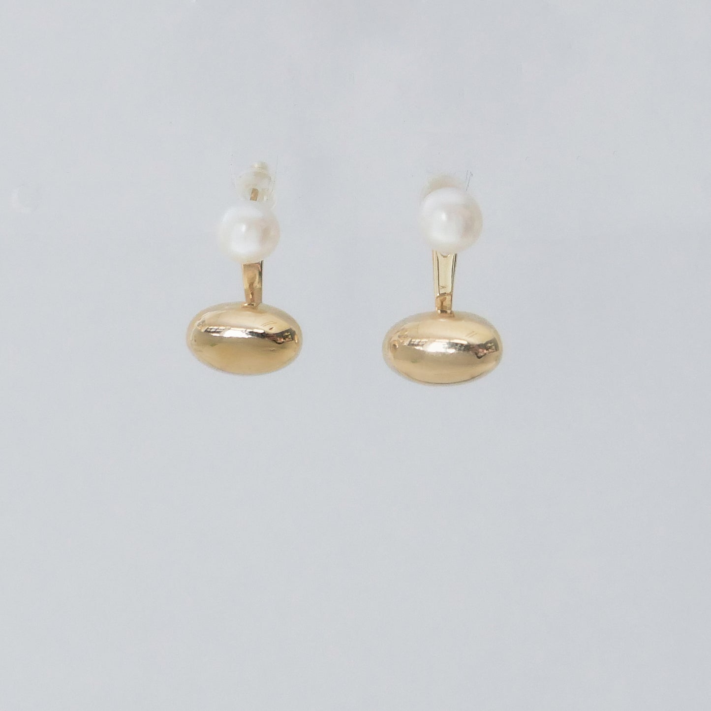 Pearl Dew Ear Studs (Silver / Gold)