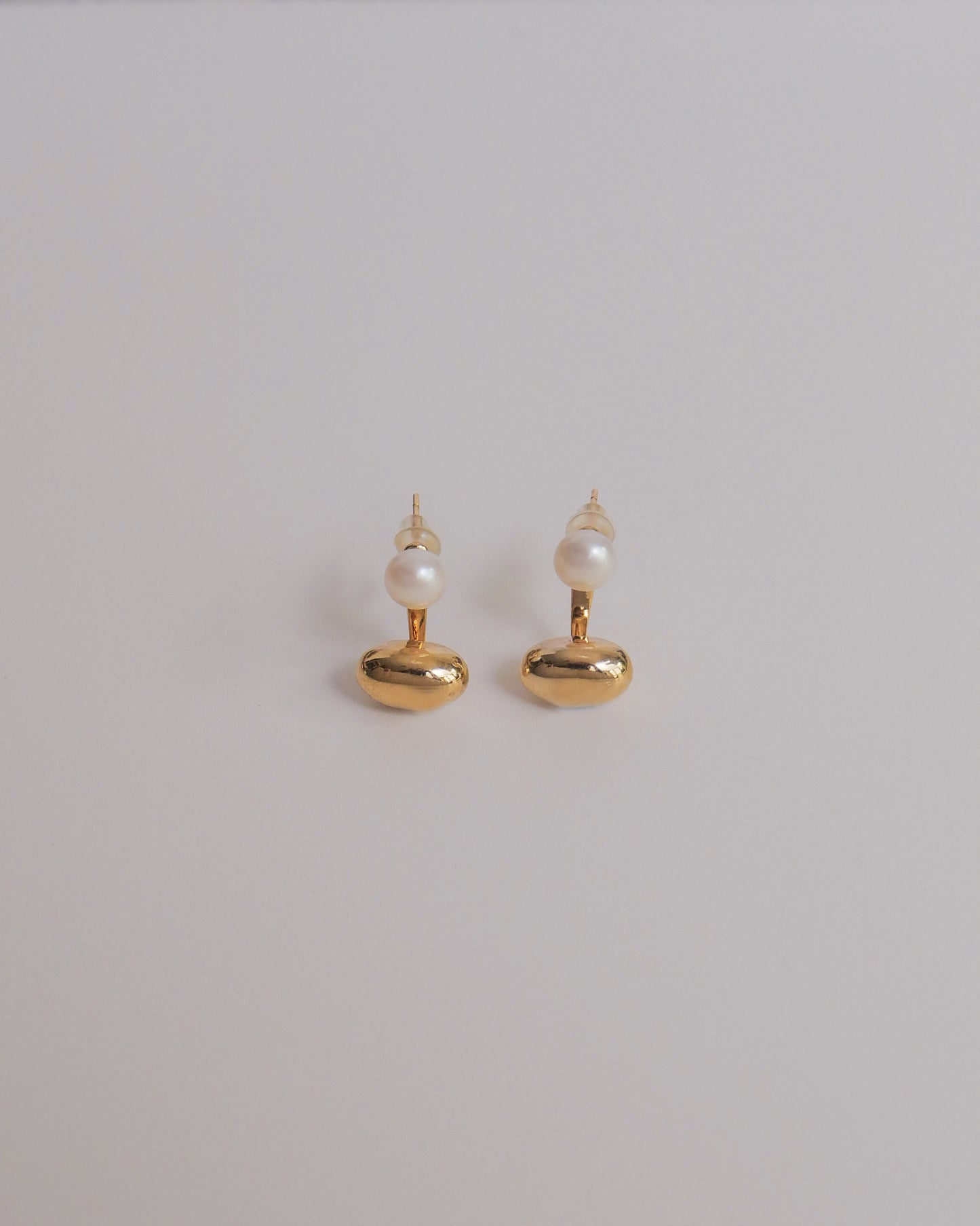 Pearl Dew Ear Studs (Gold)