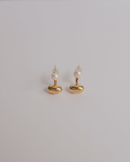 Pearl Dew Ear Studs (Gold)