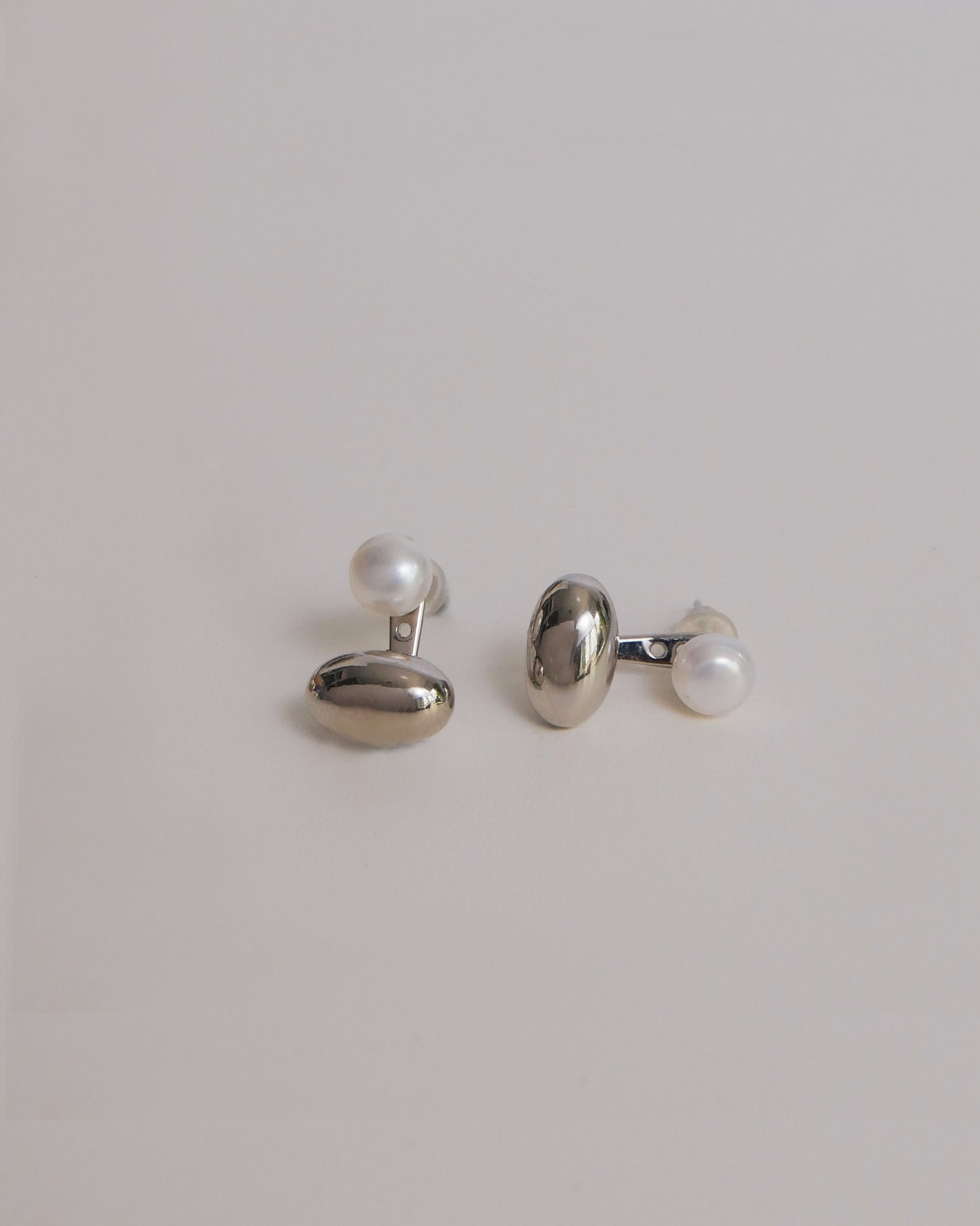 Pearl Dew Ear Studs (Silver)