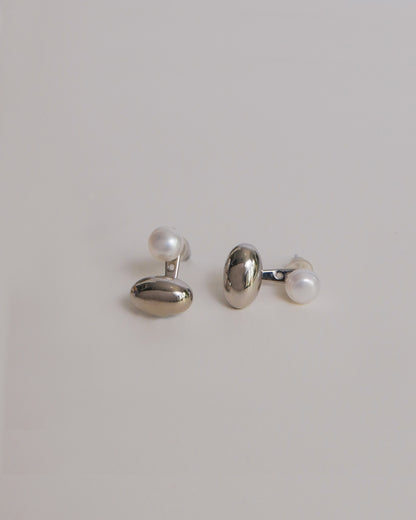 Pearl Dew Ear Studs (Silver)