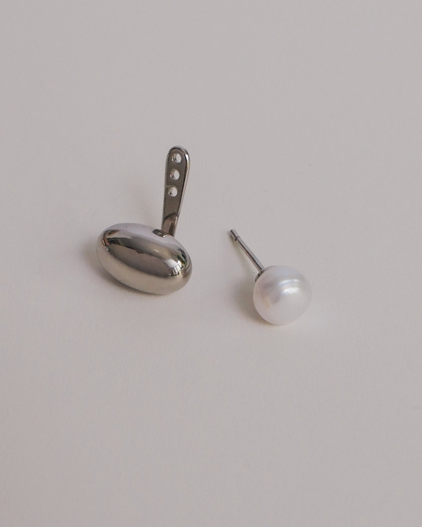 Pearl Dew Ear Studs (Silver)