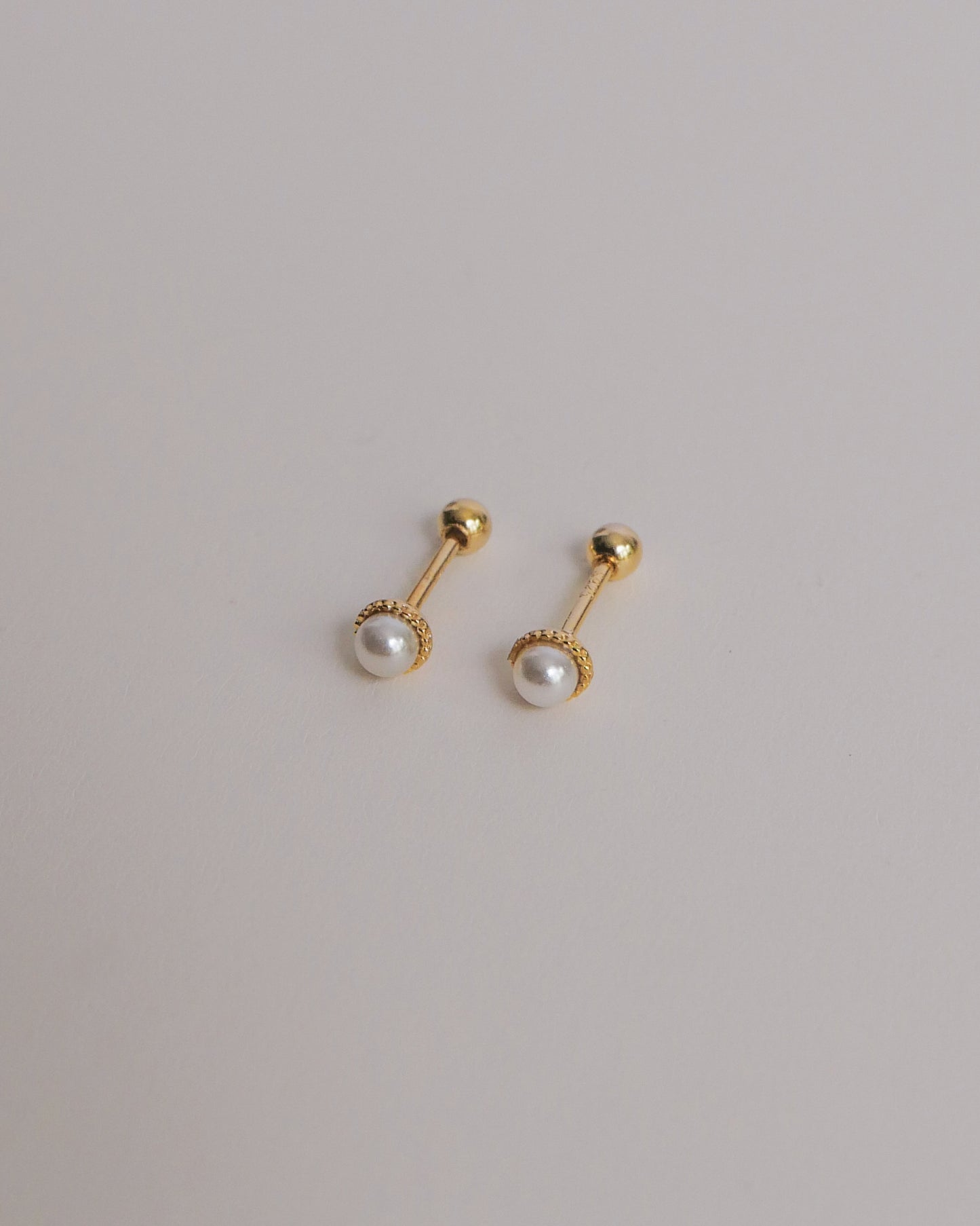 Pearlin Scew Back Ear Studs