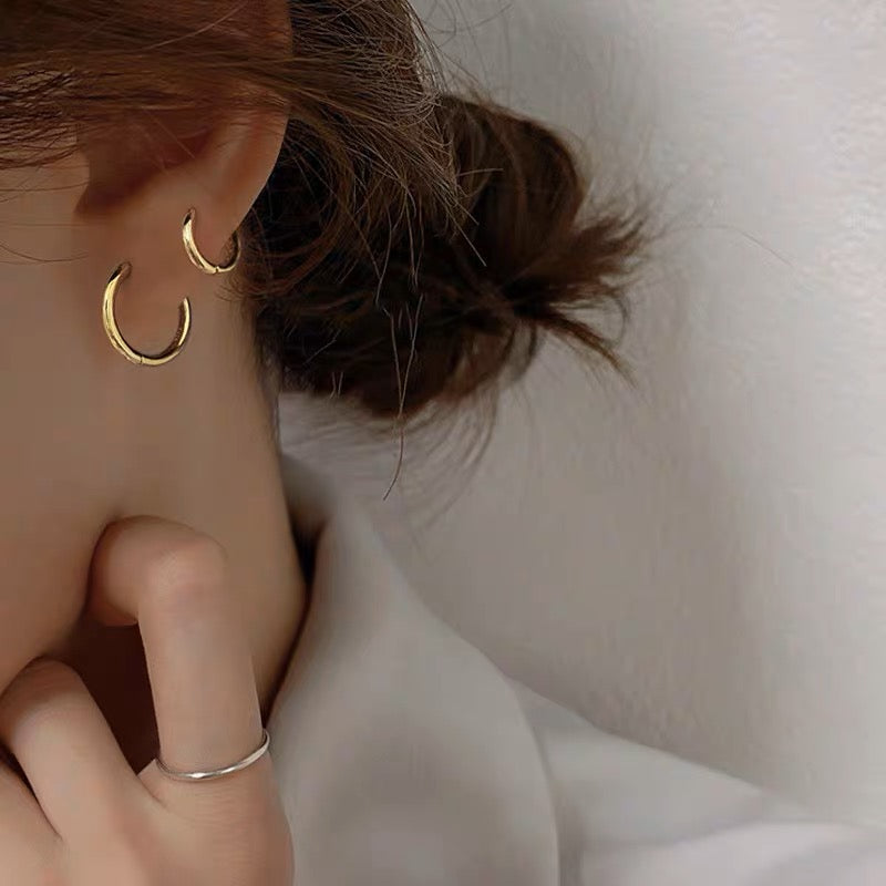 Goldie Hoops | 18k Gold Plating